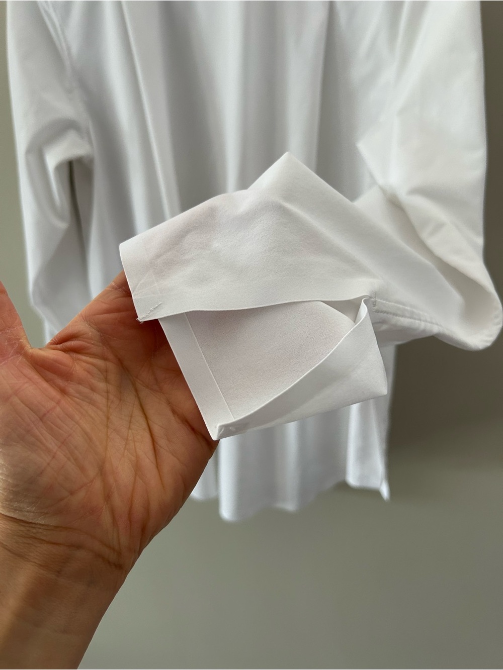 Athleta Everlasting White Wrinkle Resistant Business Casual UPF 50+ Button Down - Picture 8 of 8